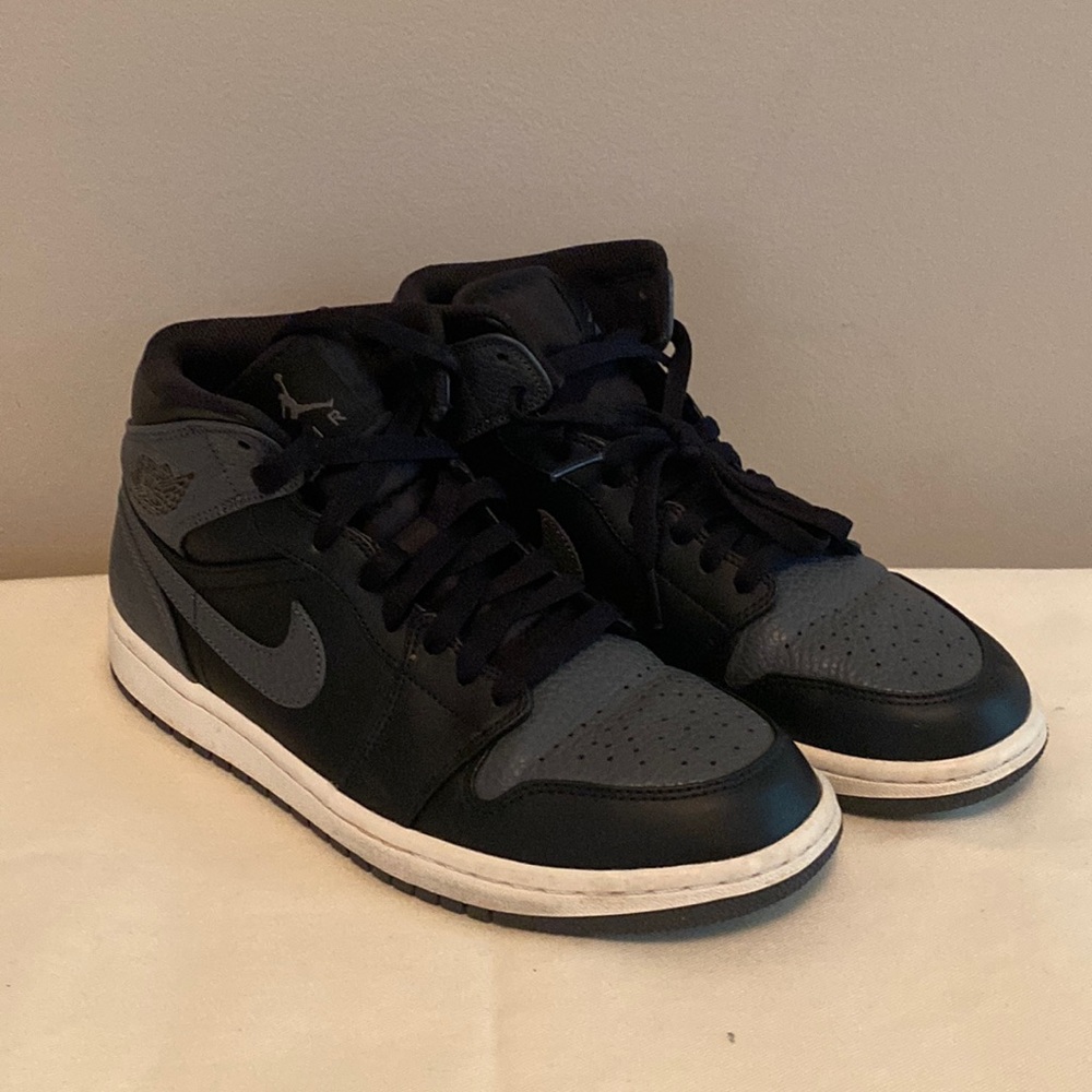 Air Jordan Mid; black and gray